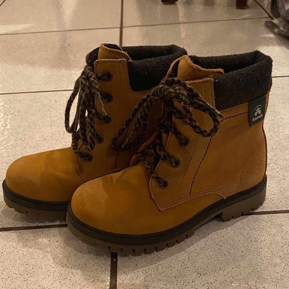 Kamik kids Tan Lace-Up Boots